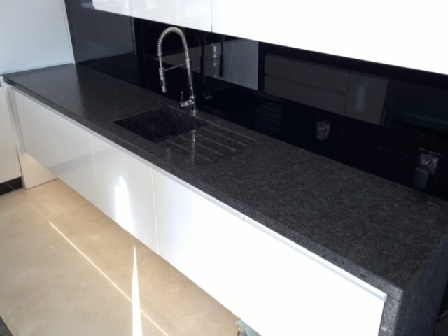 https://baudoncer.pl/wp-content/uploads/2023/03/23-Granit-blat-kuchenny-03-640x480.jpg